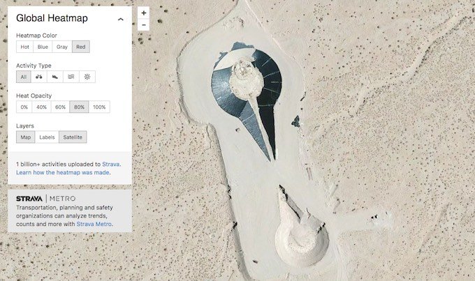 砂漠に隠れた超巨大UFOがグーグルマップで発見される! 2機ある可能性も… 謎すぎる物体に全世界戦慄!の画像3