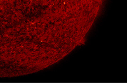 太陽には中に入るための「巨大なドア」があった? UFOの通り道がついに激撮される?の画像2