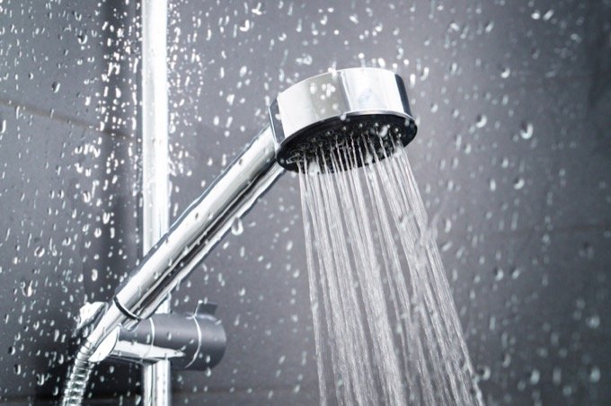 「毎日の入浴・シャワーは健康に良くない」医者や学者が断言！ 洗髪も数週間に1回でOK… 微生物との共生こそ至高の画像1