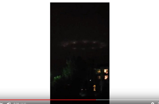 WTF!! 夜空で環状に並んだ12の光… 円盤UFOが美しすぎて叫ぶレベル! 4分間動かず、突然消えたYO!の画像3