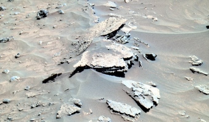 火星で行き倒れたエイリアンの死体が発見される？苦悶の最期に驚愕…NASA激写、研究家「20体以上ある」の画像1