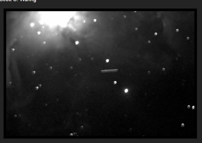 【衝撃】オウムアムアに続く縞模様のオシャレ葉巻型UFOが鮮明に激写される! 各地で葉巻型が出現しまくる謎とは?の画像1