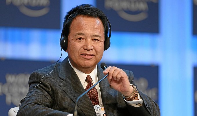1280px-Akira_Amari_World_Economic_Forum_2013.jpg