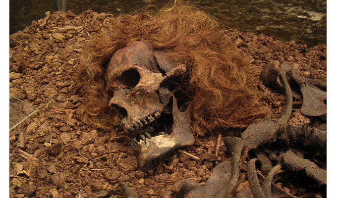 泥炭地で発見された「生きているようなミイラ」5選! 4000年前の人間が苦悶の表情で今そこにいる不思議の画像7