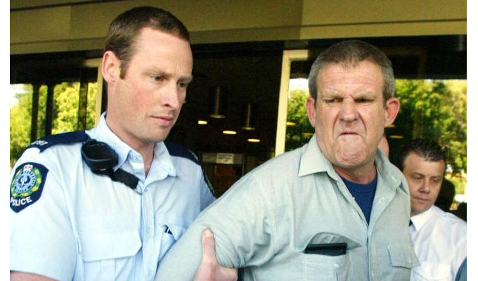 世界で実際に起きた身の毛もよだつ殺人事件5選! 頭蓋骨の杖、砂漠の殺人鬼、顔面喰い荒らし…!の画像2