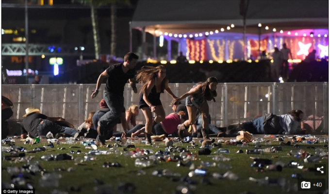 【閲覧注意・ラスベガス銃乱射】史上最悪事件の悲惨すぎる現場映像! 降り注ぐ銃弾、響く断末魔、折り重なる犠牲者…!の画像2