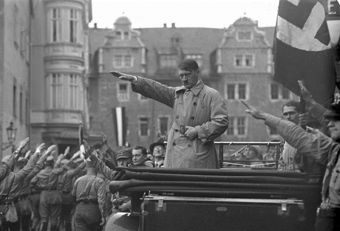 1930Hitler.jpg