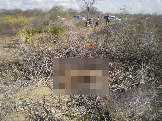 【閲覧注意】レイプ後に殺され、茂みで1年間放置された人間はこうなる ― 皮膚と骨だけの完全崩壊ミイラ化死体=ロシアの画像1
