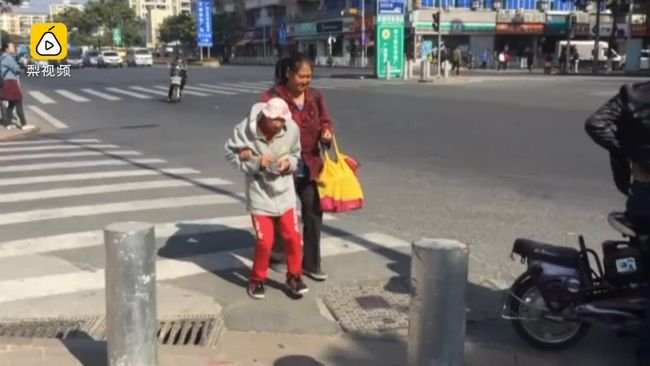 【閲覧注意】少女の手足を切断し、物乞いとして利用! 小頭症の息子と母も… 過激化する中国の物乞いビジネスの闇!の画像1