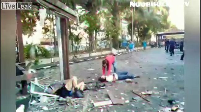 【閲覧注意】家族総出の自爆テロで教会が地獄になった瞬間! 9歳少女も自爆… ISの残党が仕掛ける鬼畜攻撃の一部始終=インドネシアの画像4