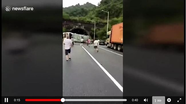 【閲覧注意】超悲惨なスクールバス横転事故! 大量の生徒が窓を突き破って投げ出され… 3人死亡の衝撃=中国の画像4