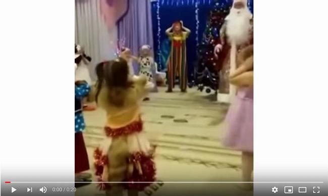 【閲覧注意】サンタクロースが突然死してしまった話題のニュース! 子供たちに「厳しい現実」プレゼント… =ロシアの画像1