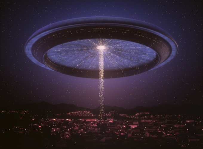 トカナ編集部が厳選「2018年 UFO・宇宙人ニュース ベスト10」が本気で凄い！ エイリアン手術、UFO大学、オウムアムア…！の画像2