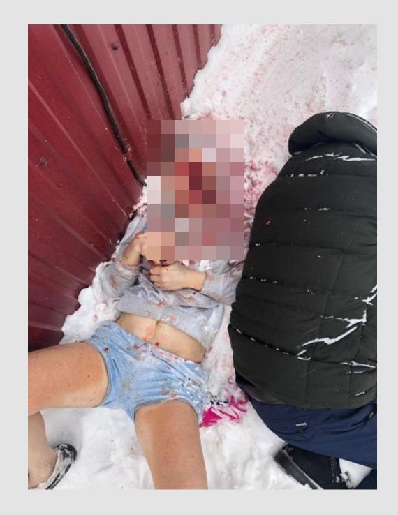 【超・閲覧注意】泥酔したサイコパス夫の凶行! 隣人夫婦を銃殺、妻と無理心中… 雪が血に染まる凄惨な現場映像が流出!=露の画像3