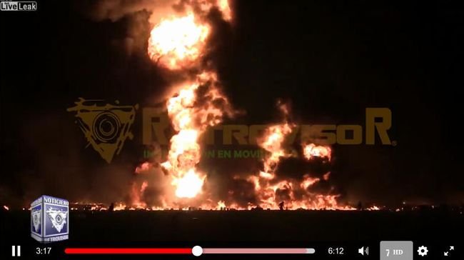 【閲覧注意】石油を盗もうとした91人、爆発に巻き込まれて焼死の瞬間! 真っ黒に焦げた死体がゴロゴロ転がる地獄絵図…!=メキシコの画像1