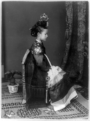 800px-Korea-Kisaeng-01.jpg