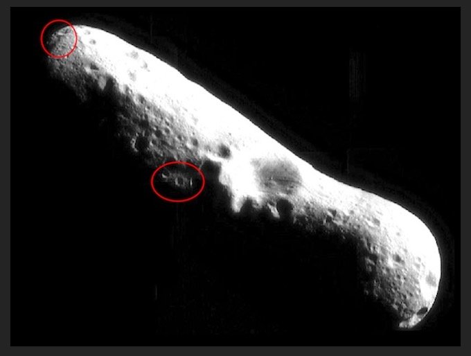 衝突疑惑の小惑星エロスに謎のゲートと彫刻をNASAが激写? 専門家「エイリアン基地の可能性」の画像4