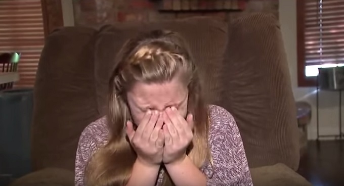 1日に12,000回くしゃみする美少女のインタビュー映像がヤバい!! 原因はストレス?=アメリカの画像3