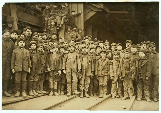 20世紀初頭に写真家が残したアメリカの過酷な白人児童労働「アメリカンボンバー」の記録!!の画像2