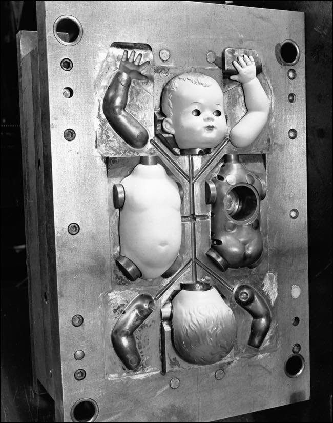 悪夢のような「セルロイド人形製造過程」 ― ドロドロホラーの域を超えた当時の現場とは？の画像1