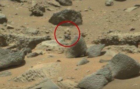 こちらを見つめる火星軍兵士が激写される？ やはり過去に殲滅戦があったのか!?の画像1