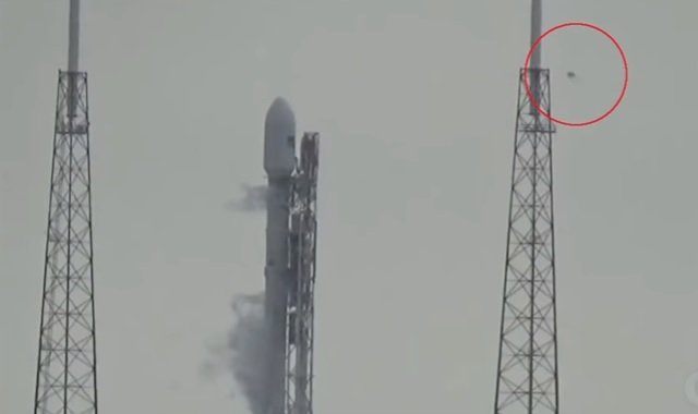 【衝撃映像】スペースXのロケット爆発にUFO関与か?攻撃される瞬間と、裏で渦巻く陰謀とは?の画像2
