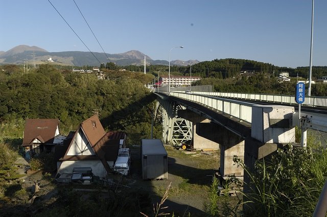 「ここなら絶対に死ねる！」熊本地震で崩落した阿蘇大橋が投身自殺の名所だった理由が怖すぎる！の画像4