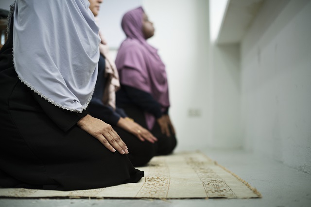 チュニジア政府がゲイ疑惑の男性にアナルテスト強制! インドネシアでは2本指で処女検査も… 「思い出す度に死にたくなる」の画像1