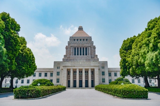 「電子マネー給与支払い解禁」は外国人労働者の奴隷化が目的か!? 常時監視&タダ働き地獄… 亜留間次郎が解説!の画像1