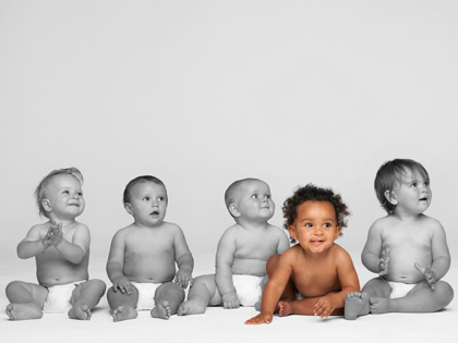 性善説の崩壊 ― 生後15カ月の幼児も「倫理観＜差別意識」だった【米・４つの心理実験】の画像1