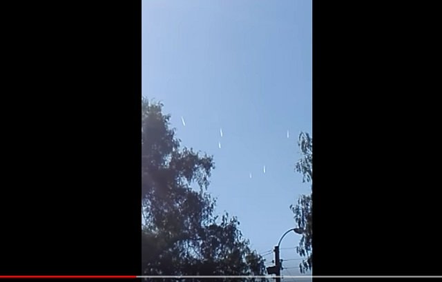 チリに「御札型UFO」6機が出現、超ゆっくり移動する様子が激写!専門家「地球外から飛来したUFO」【衝撃動画】の画像2