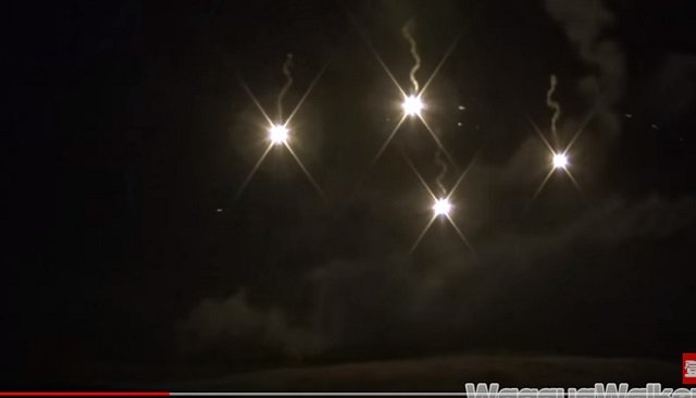 チリに「御札型UFO」6機が出現、超ゆっくり移動する様子が激写!専門家「地球外から飛来したUFO」【衝撃動画】の画像5
