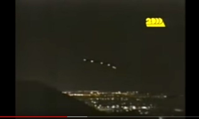 チリに「御札型UFO」6機が出現、超ゆっくり移動する様子が激写！専門家「地球外から飛来したUFO」【衝撃動画】