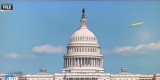 米連邦議会議事堂に「超くっきりゴールドUFO」出現！ FOXニュースのライブ映像で放送される！の画像1
