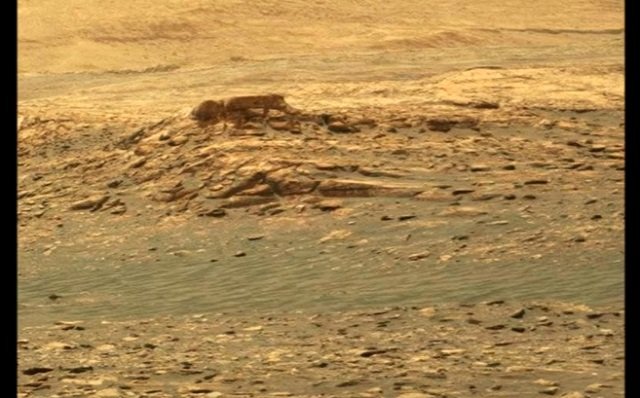 火星に「エイリアンの死体」が放置されていたことがNASA公式画像で判明? 研究者「火星に生命が存在した動かぬ証拠」の画像1