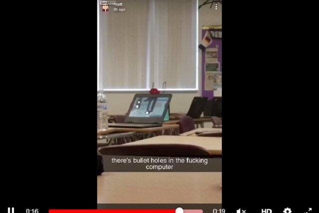 【閲覧注意・米高校で銃乱射】生徒が撮影した銃撃中の動画が流出! 教室に銃音・悲鳴・血の海…「襲撃は皆予想していた」の画像10