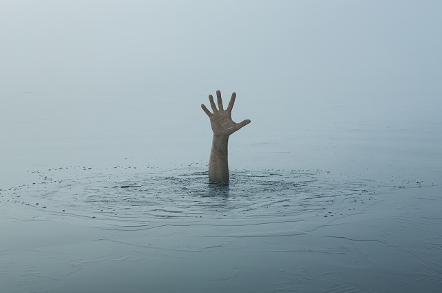 茂みの中から自殺した男女の霊が向かって来て…! I県の湖畔で起きた恐異体験とは!?の画像2