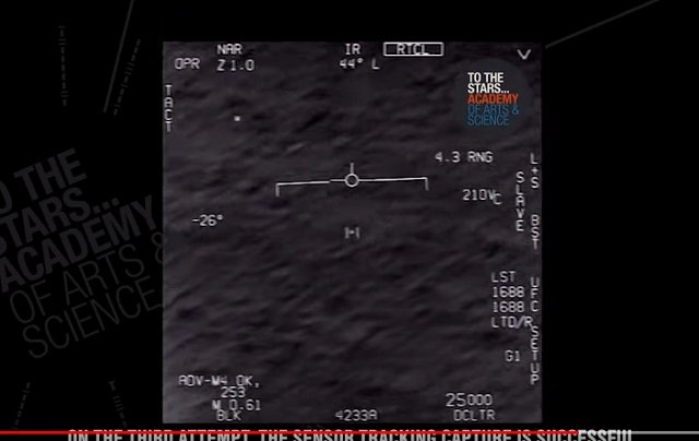 【最新】米軍が撮影したガチの「卵型UFO動画」に衝撃! パイロットも大興奮…翼も排気もなく推進力不明「100%宇宙人」の画像1