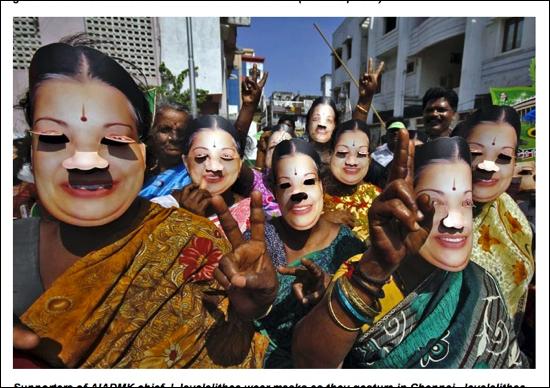 インド人もびっくり!? 世界最大の印総選挙、有権者が素顔を隠す謎のマスクの画像2