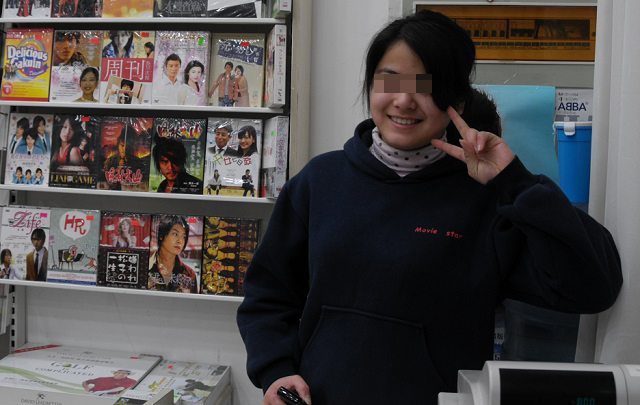 中国のトンデモ「違法ビデオ・ショップ」に潜入取材! 中島美雪、浜崎歩も… 「著作権なんて知らない!」女主人が逆ギレでヤバい事態にの画像5