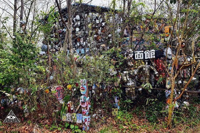 【栃木】無数の仮面で埋め尽くされた異形ハウス『仮面館』訪問記の画像3