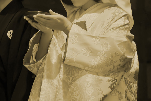 奇習! 同時期に結婚するカップルが交歓SEXを強要され…! 島の残酷すぎる婚礼に込められた「暮らしの知恵」とは?の画像1