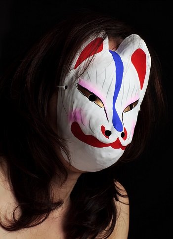 奇習! 狐の面をつけた裸の男女が一心不乱に乱交! 既婚者も老若男女も関係なしでSEXしまくる奇妙な祭礼=西日本の画像1