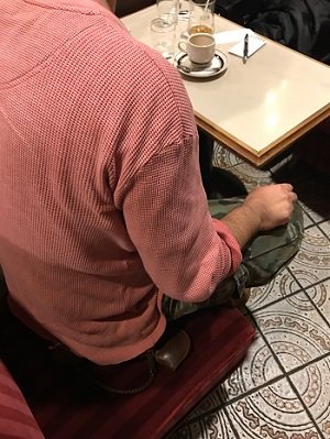 霊が視える彼女と付き合った男を襲った背筋も凍る恐怖体験とは!? 「新宿の電話ボックスに…」の画像2
