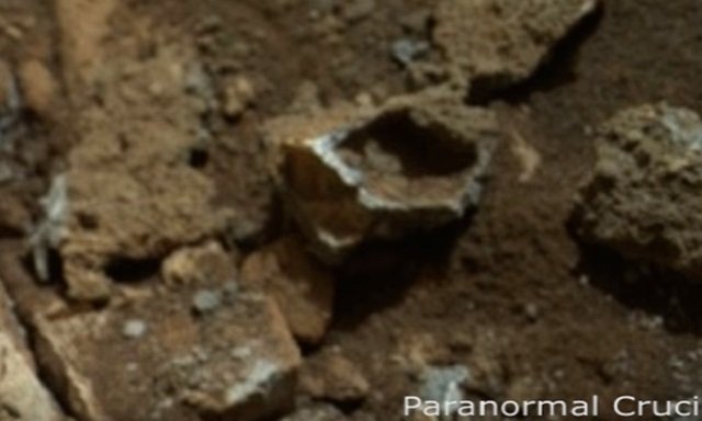 火星で完璧な「指輪」が発見される!明らかに不自然な形状にUFO研究家も驚愕の画像2