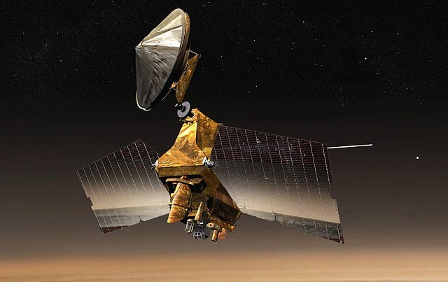 NASAが火星に墜落した巨大UFO(130m)を激写! NASA公式見解にUFO研究家が反論「クラッシュした機体か宇宙人基地の入口」の画像1