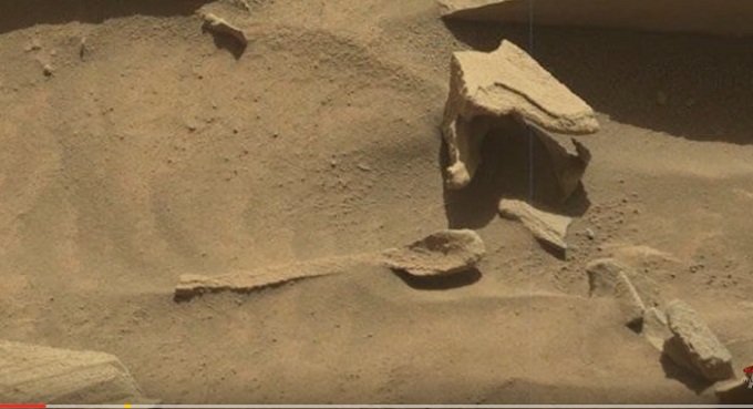 NASAが火星で「完璧なスプーン」を激写、これで2本目! 我々の食文化は火星由来だったことが判明!の画像1