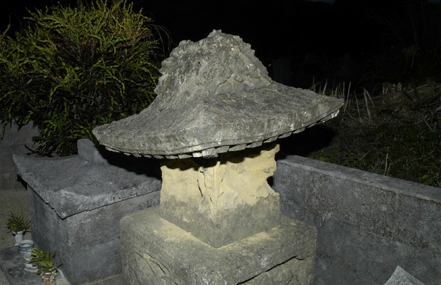 鹿児島の死者が土葬された「溶けゆく墓」の怪異! ボロボロの着物を着た老婆が現れ…!の画像2