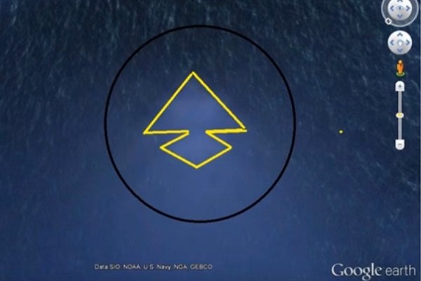 メキシコの超巨大「海底ピラミッド」がグーグルアースで発見される! 三角形の頂点までクッキリ!の画像2
