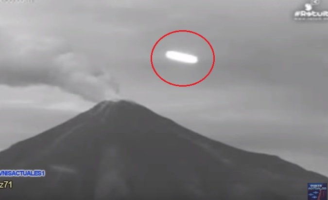 またもやメキシコ火山からUFO大量出現! UFO研究家らが賛否両論の大論戦!の画像3